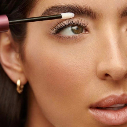 SÉRUM DE CROISSANCE POUR SOURCILS